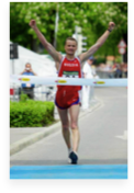 Aleksey Voyevodin (RUS) celebrates winning the 50km race in Naumburg (Getty Images)